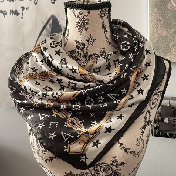 Silk Like Head/Neck/Purse Scarf - Picture 3 of 10